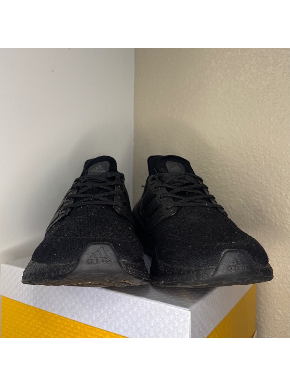 adidas Ultraboost 22 Triple Black Running Shoes Men’s Size 11 GX3062 Boost - Picture 3 of 7